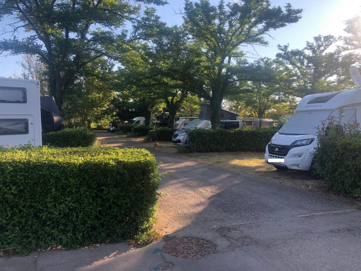 Camping Paradis Family Les Rives De L'Herault Gignac  Exterior photo